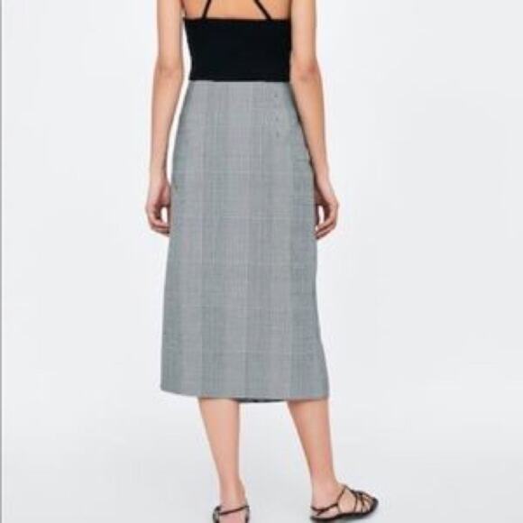 NWOT Zara Check Print Large Button Midi Skirt. - Picture 3 of 10